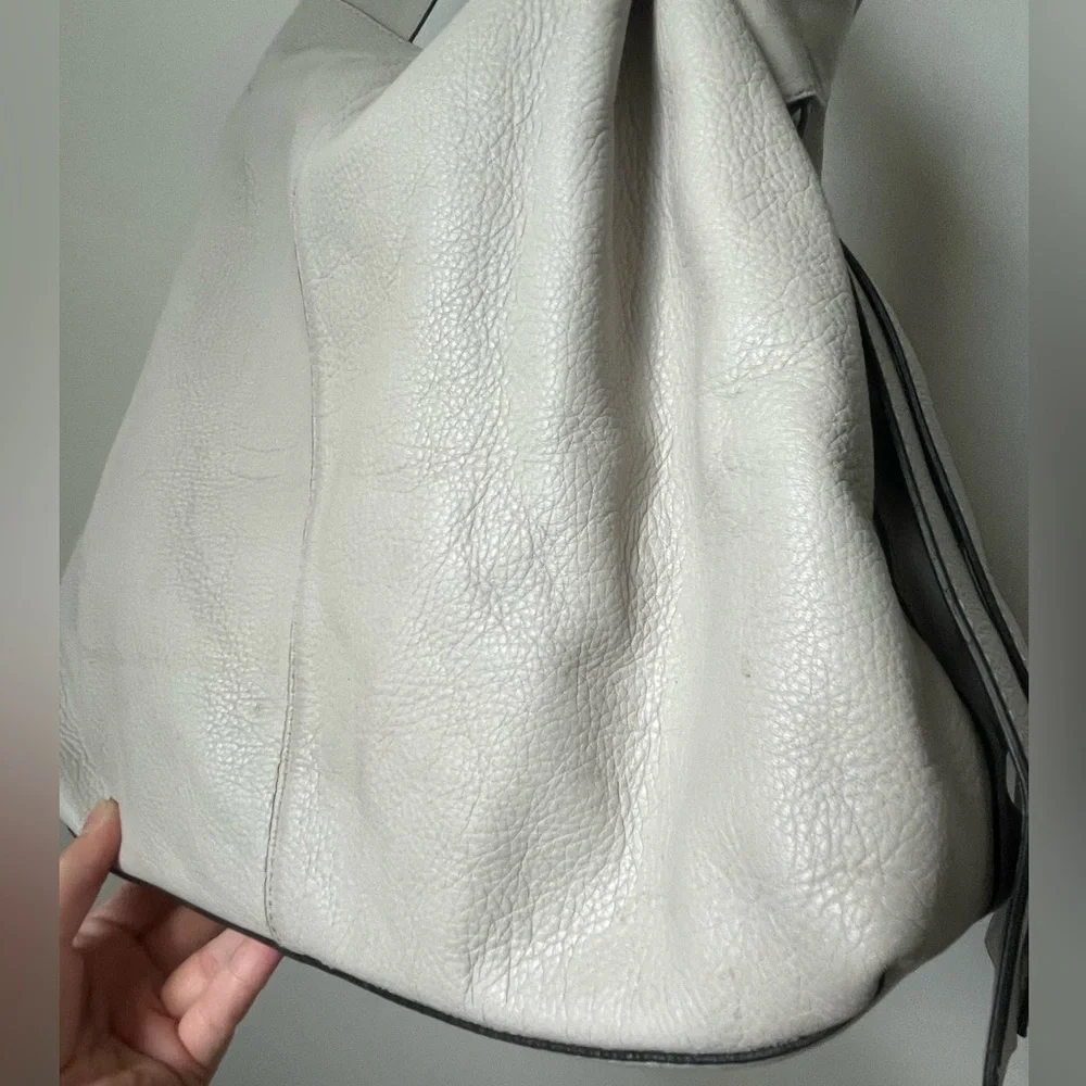 Vince Camuto⚡️XL Slouchy “Silver Cloud” Cyra Taupe Tote Bag - Picture 4 of 16